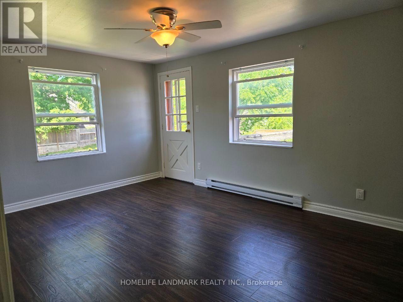 2 - 22 CENTRE STREET, Aurora (Aurora Village) — photo 6