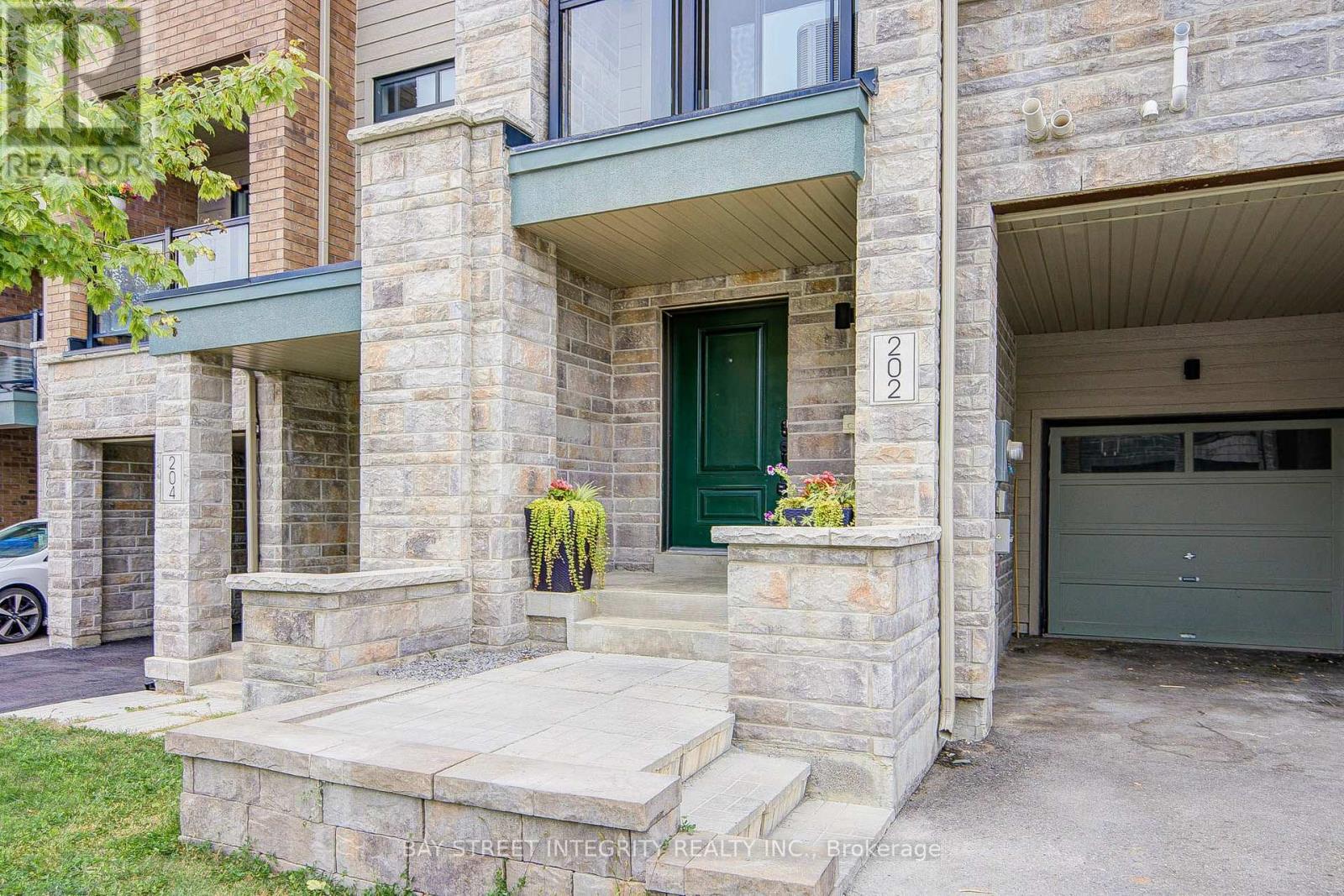 202 VIVANT STREET - 3