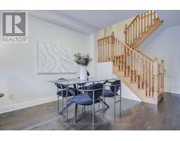 202 Vivant Street, Newmarket, ON L3X0K7 Photo 12