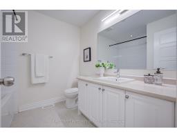 202 Vivant Street, Newmarket, ON L3X0K7 Photo 35