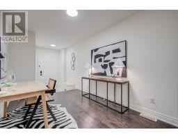 202 Vivant Street, Newmarket, ON L3X0K7 Photo 6