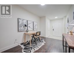 202 Vivant Street, Newmarket, ON L3X0K7 Photo 7