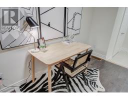 202 Vivant Street, Newmarket, ON L3X0K7 Photo 8