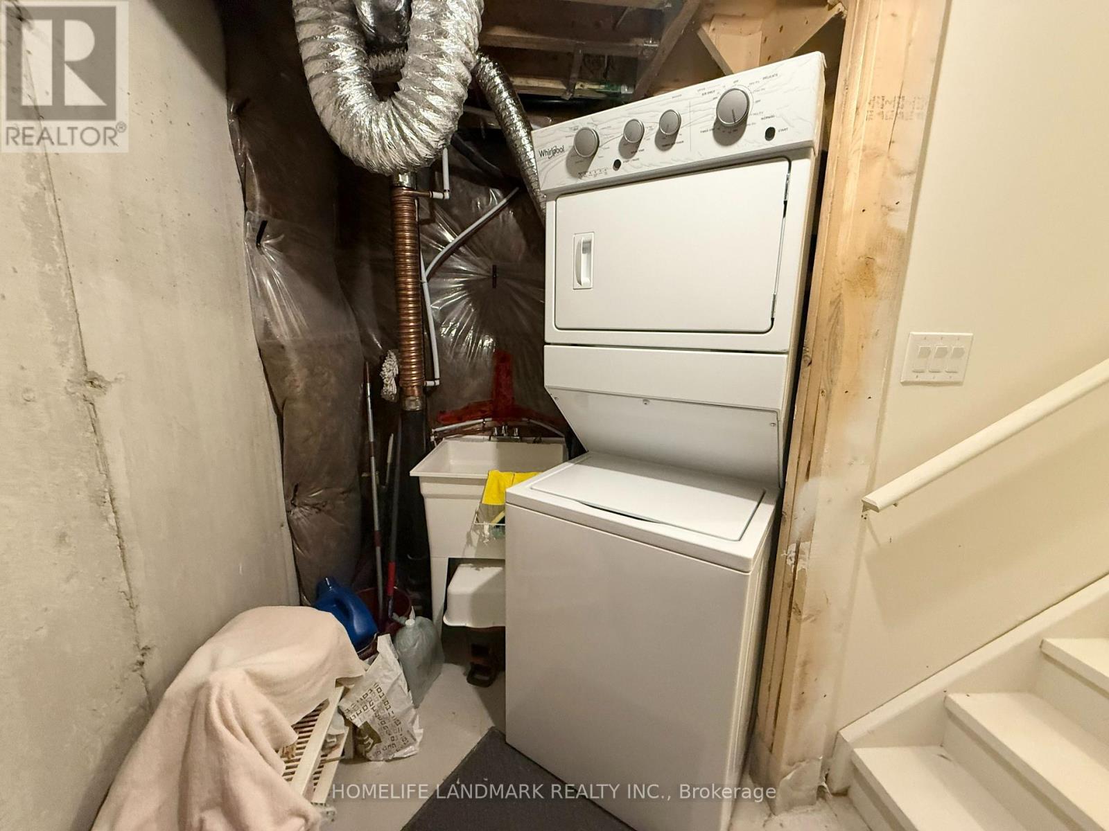 94 Stauffer Crescent — photo 32