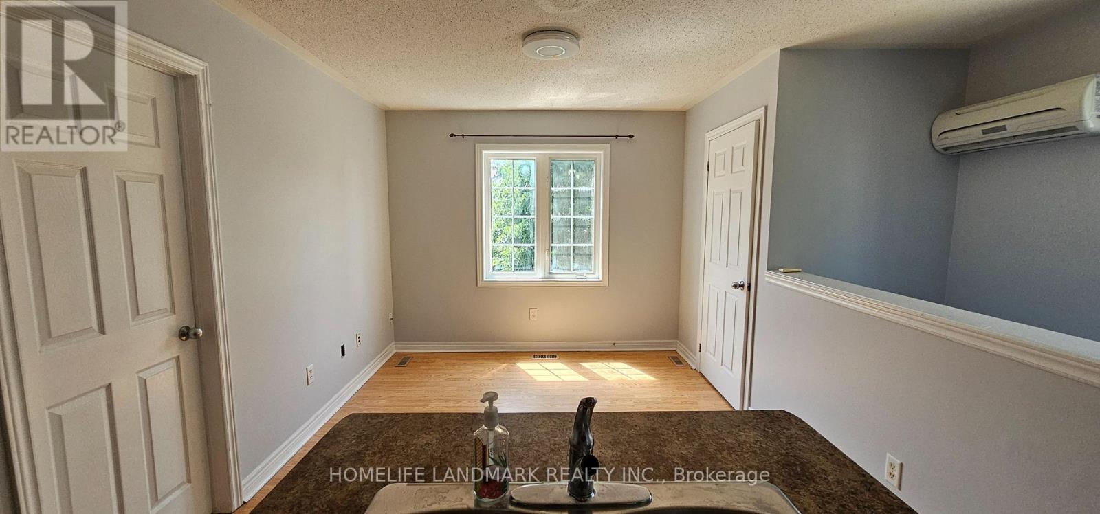 COACH - 109 NORTHVALE ROAD, Markham (Cornell) — photo 2