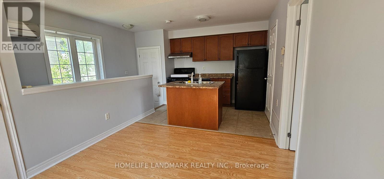COACH - 109 NORTHVALE ROAD, Markham (Cornell) — photo 4
