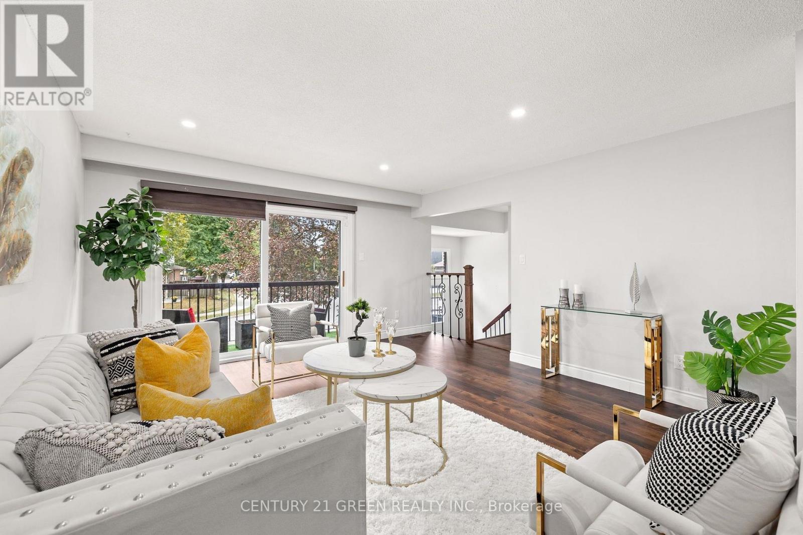 Photo of 15 Lady Stewart Boulevard