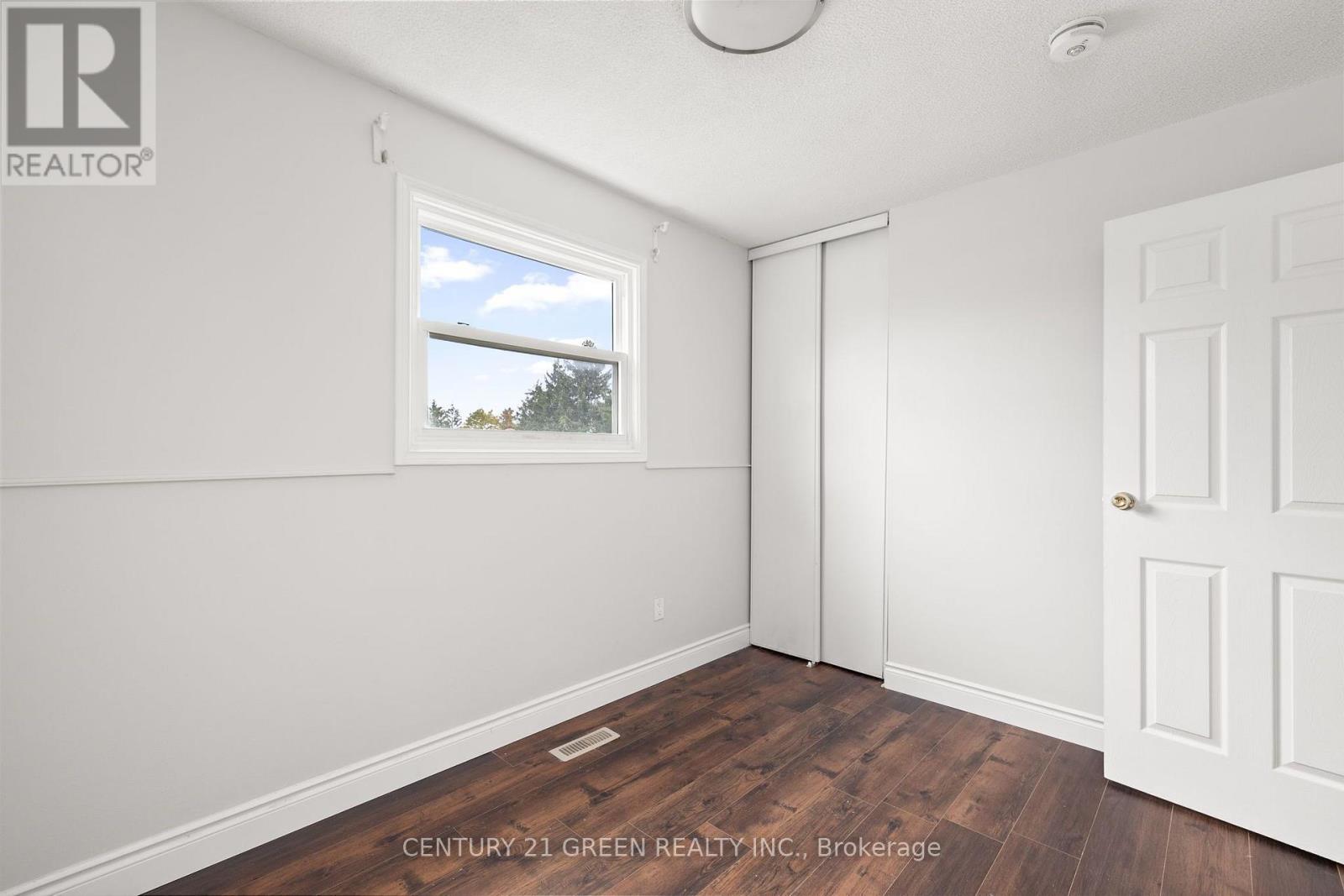 15 LADY STEWART BOULEVARD - 15