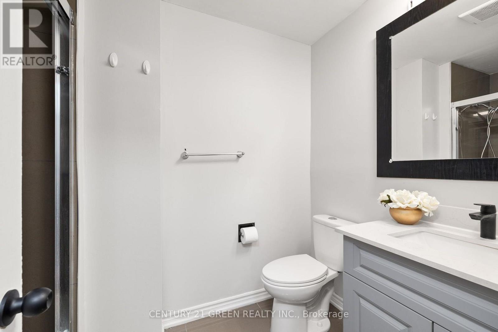15 LADY STEWART BOULEVARD - 21