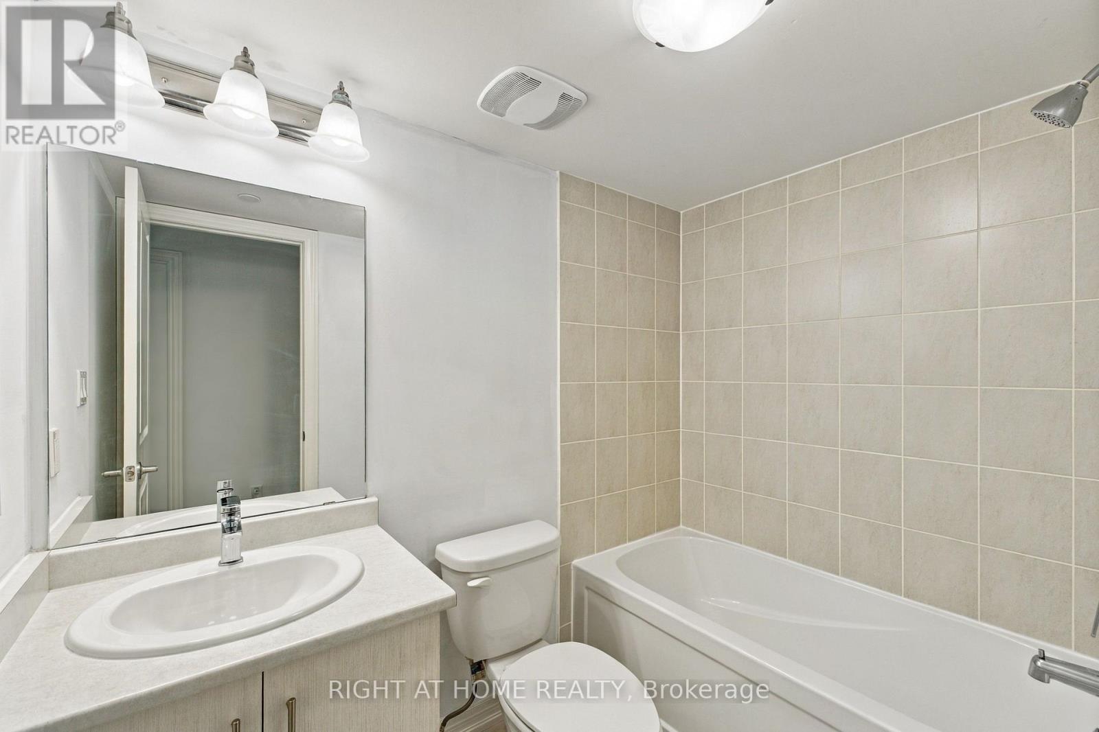 #28 2199 LILLYKIN STREET - 26