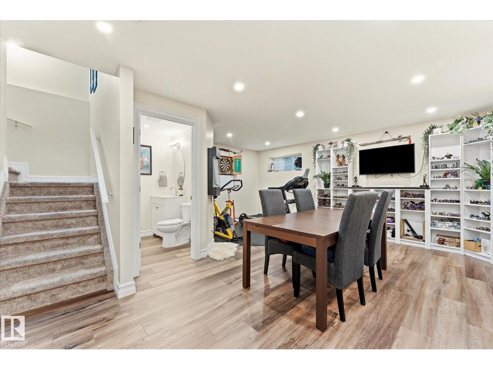 #39 219 CHARLOTTE WY - 29