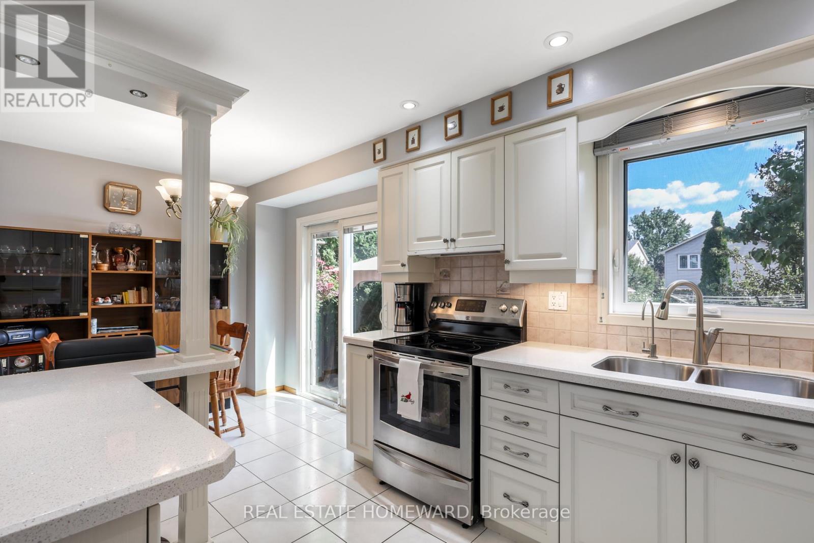 6399 COLEBROOK CRESCENT - 16