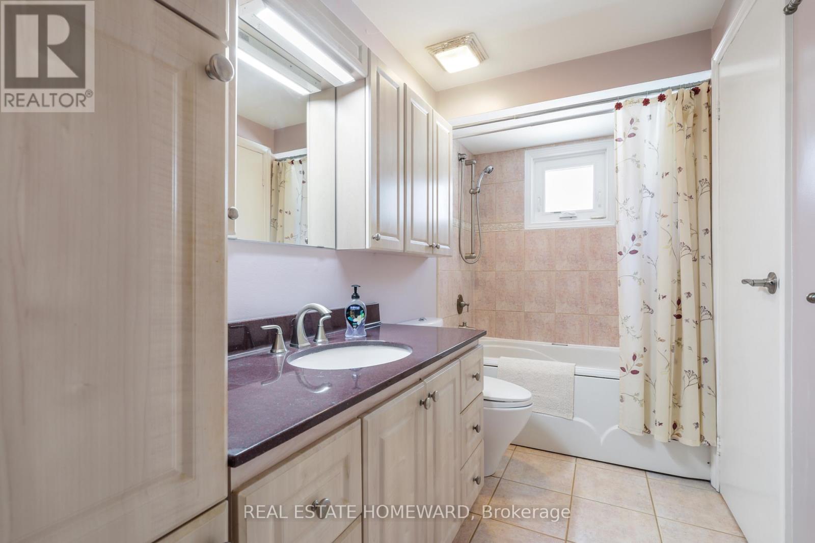 6399 COLEBROOK CRESCENT - 24