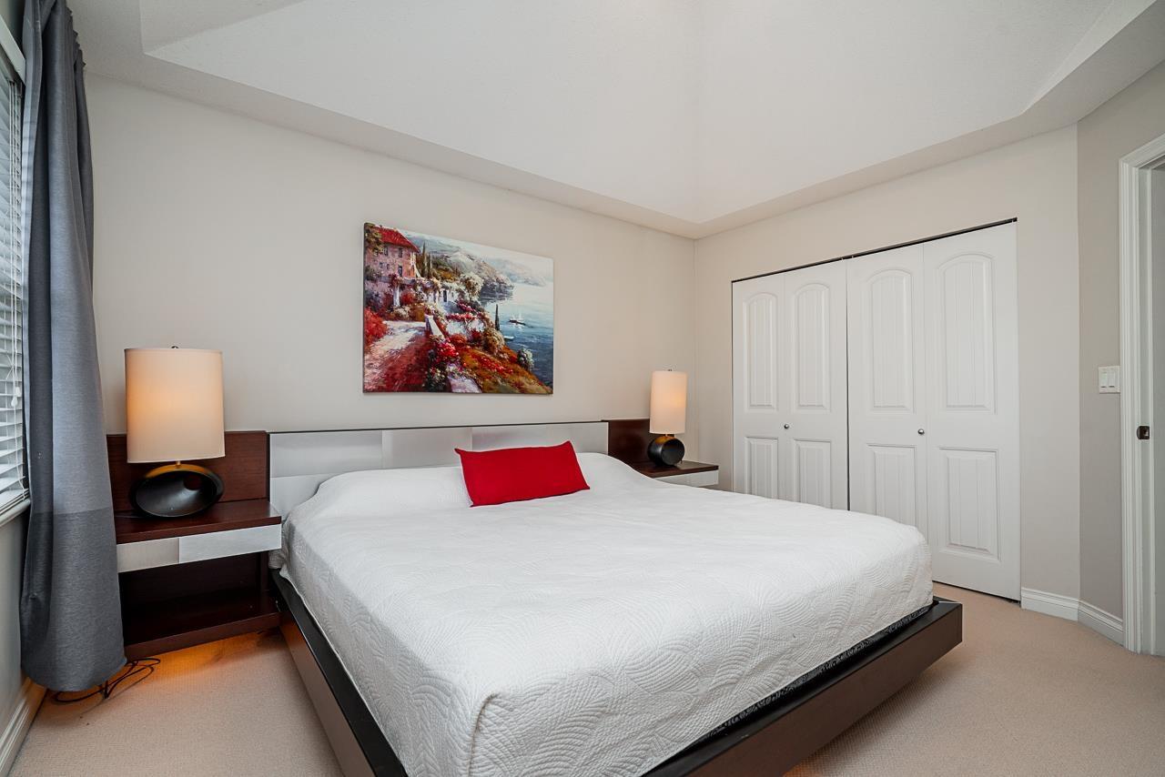 Photo of 4 18055 70TH AVENUE 19