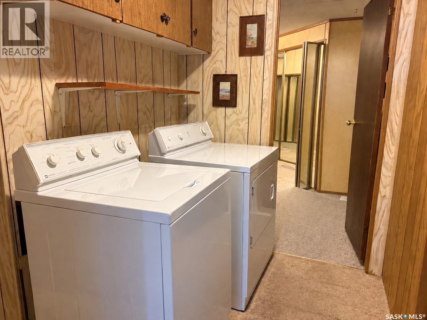 425 Park AVENUE, Outlook — photo 9