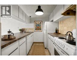 906, 221 6 Avenue SE - photo 4