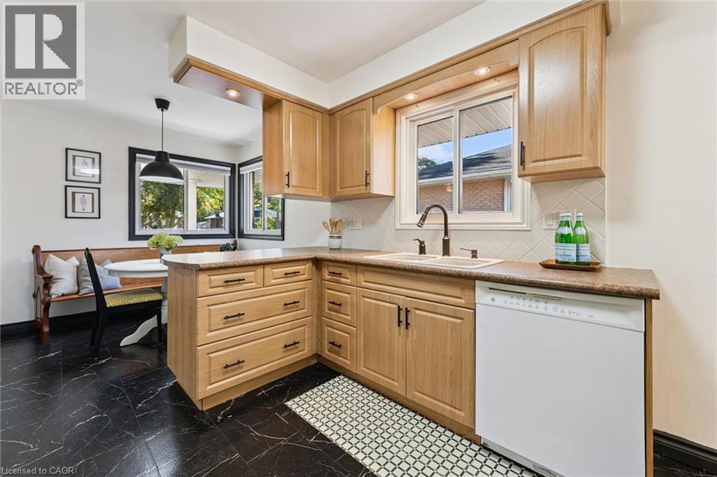 54 PINECREST Drive - 13