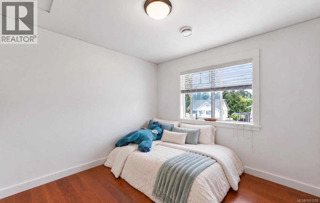 57 Sims Ave - Image 20