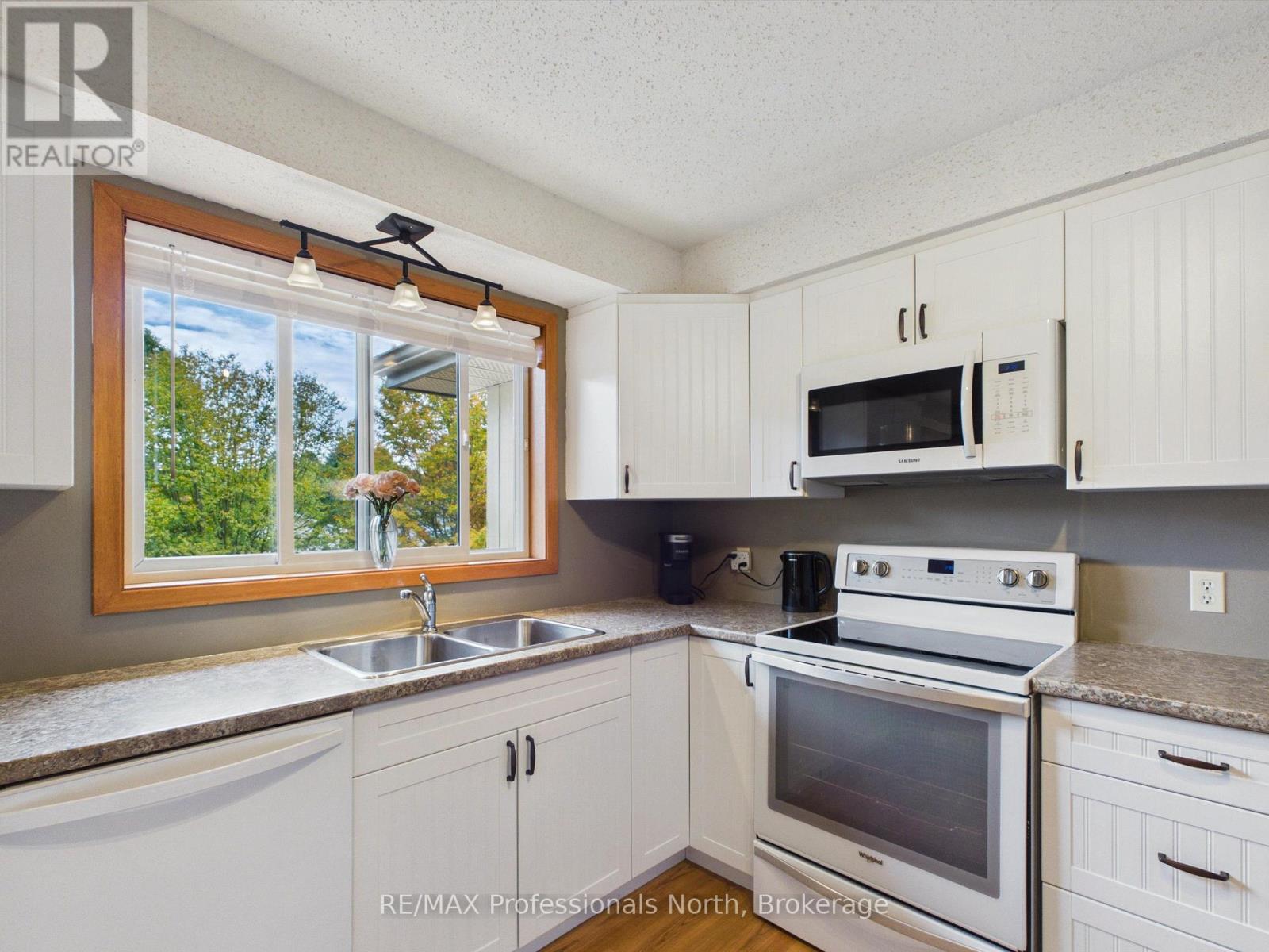 1 CRESTVIEW DRIVE - Image 8