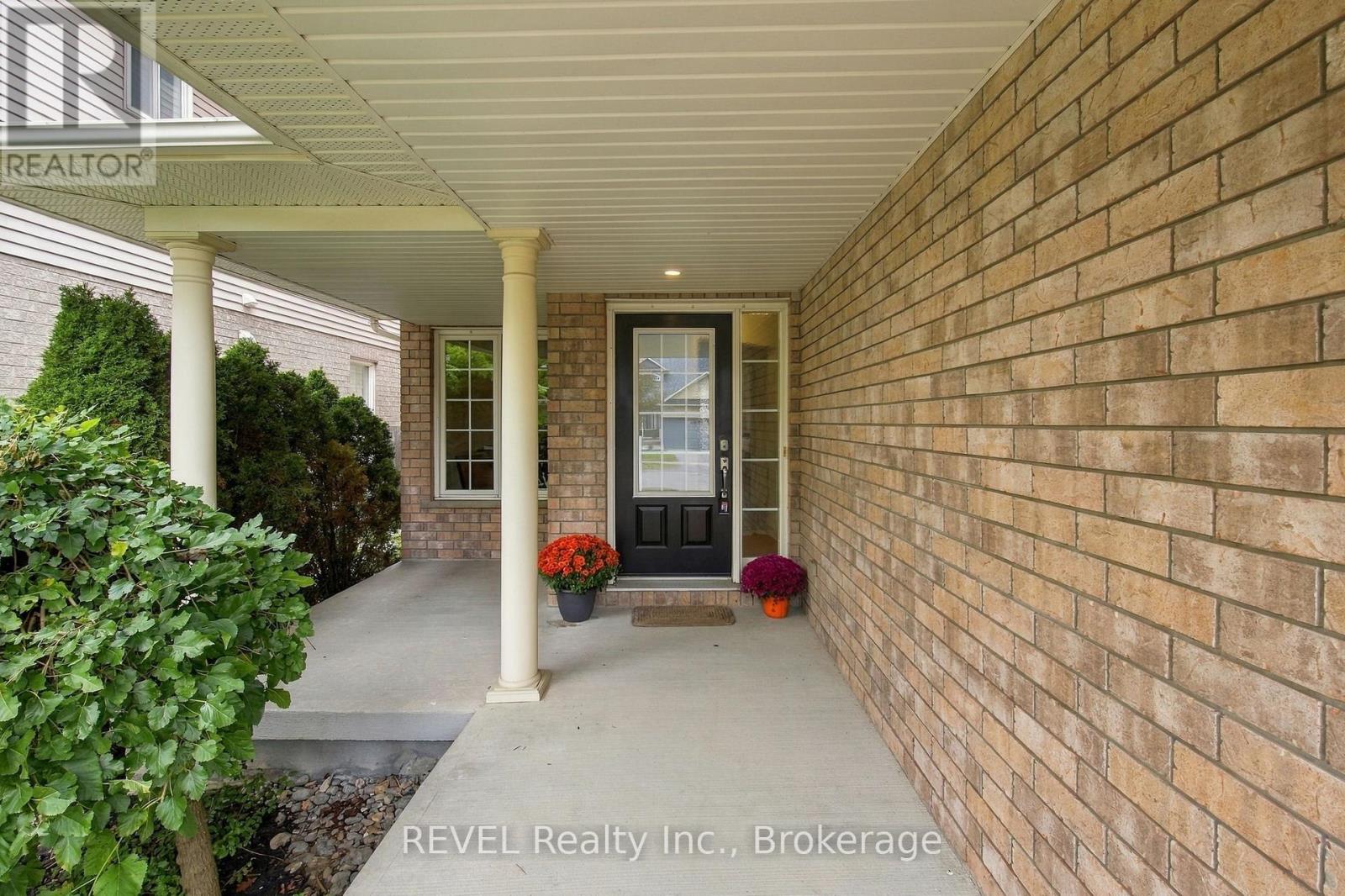 2097 Stornoway Street, Oshawa, ON photo 3