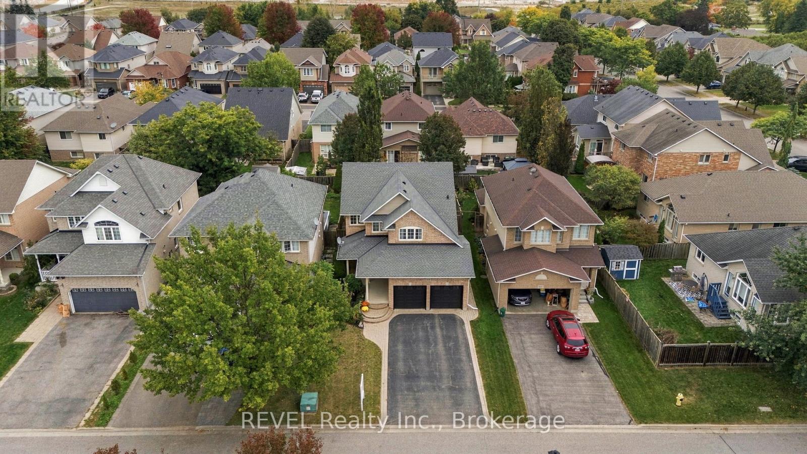 2097 STORNOWAY STREET - 4