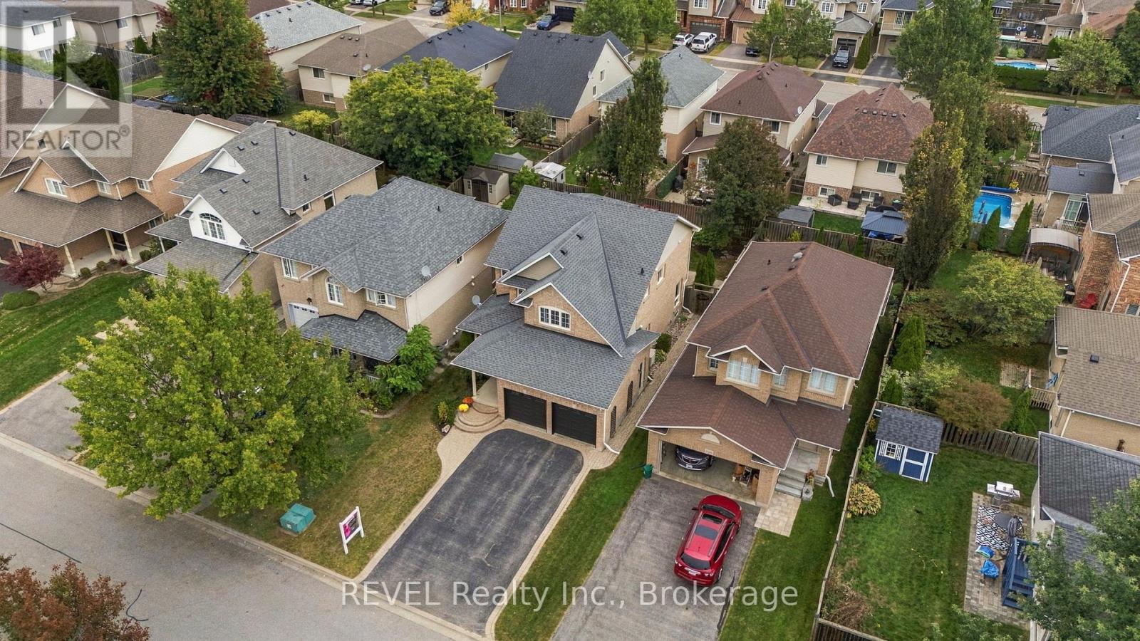 2097 Stornoway Street, Oshawa, ON photo 5