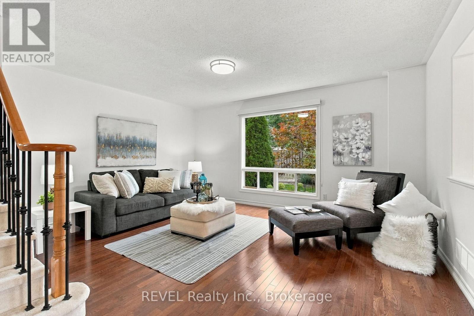 2097 STORNOWAY STREET - 9