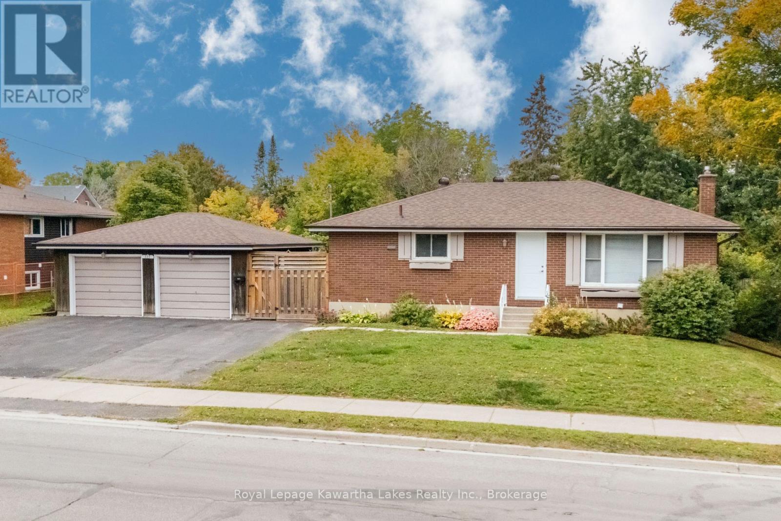 115 Victoria Avenue North, Kawartha Lakes, ON