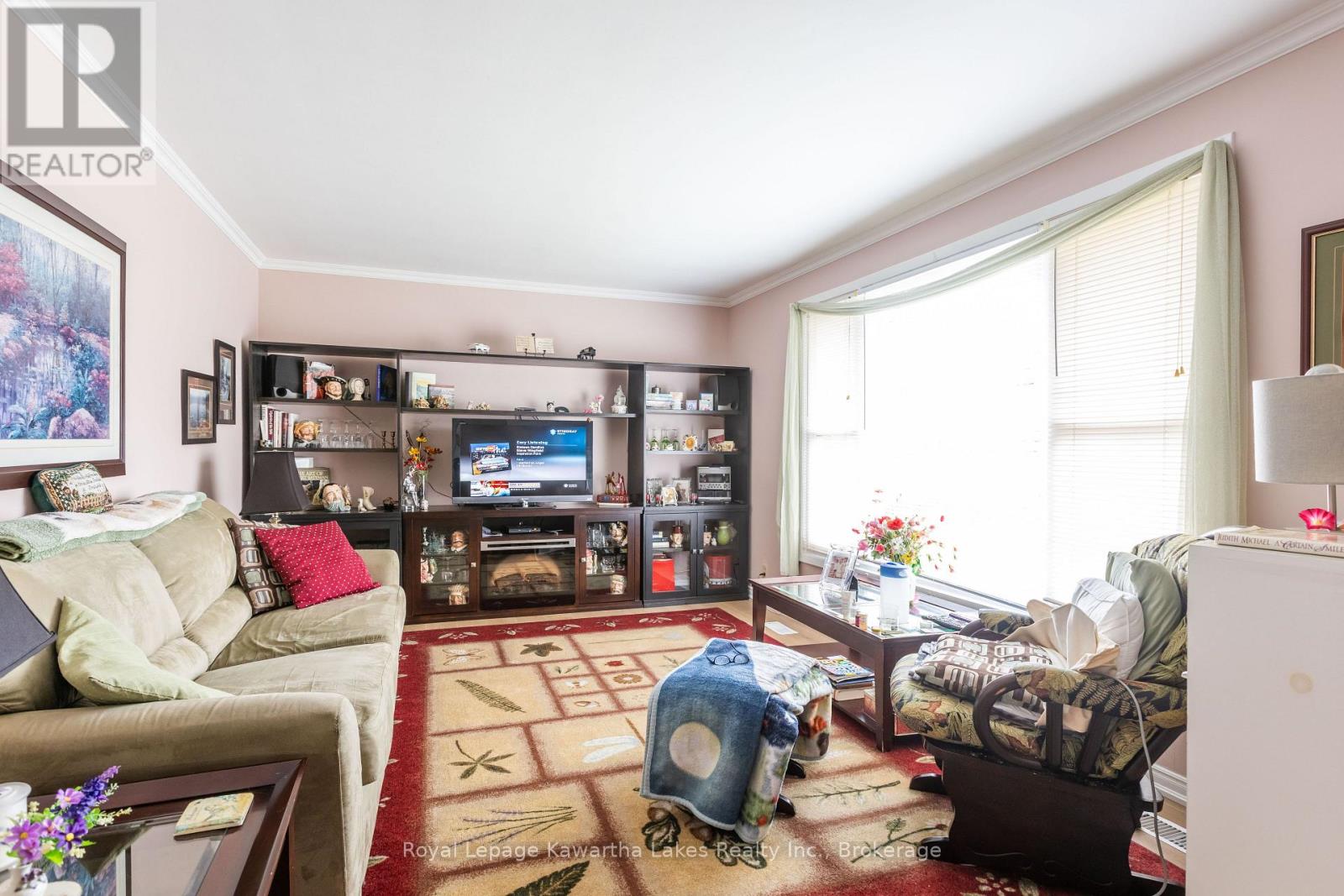 115 VICTORIA AVENUE N - 6