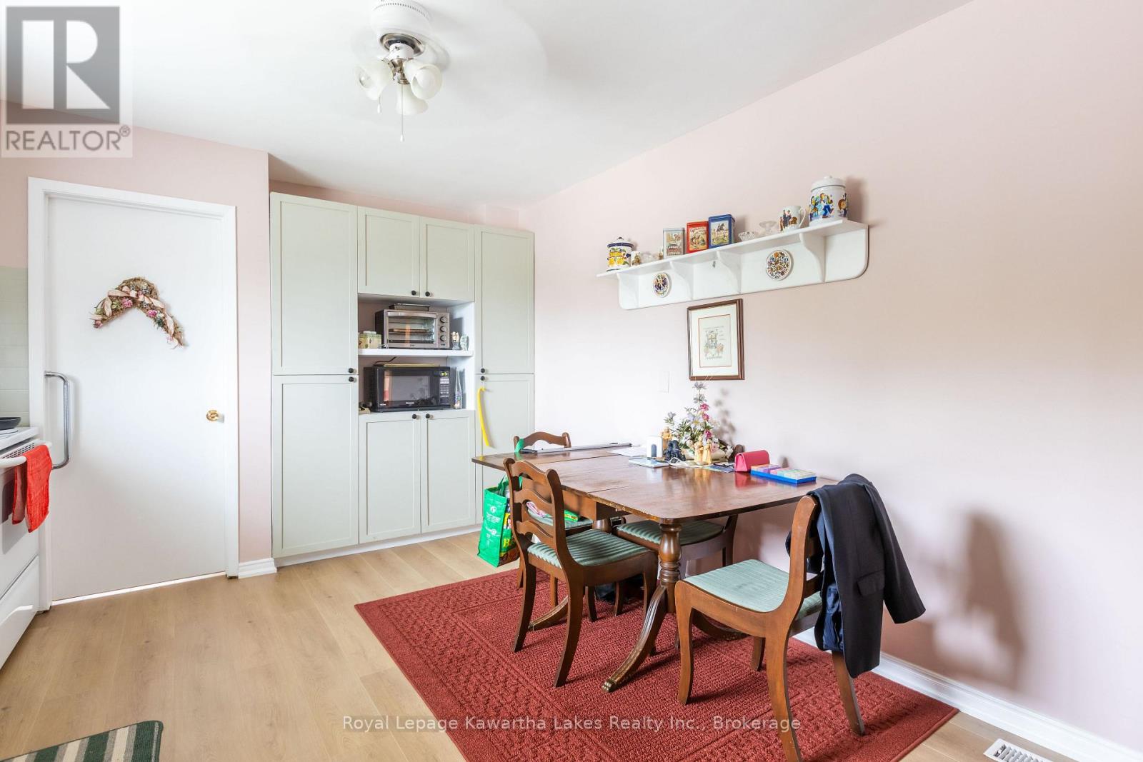 115 VICTORIA AVENUE N - 9