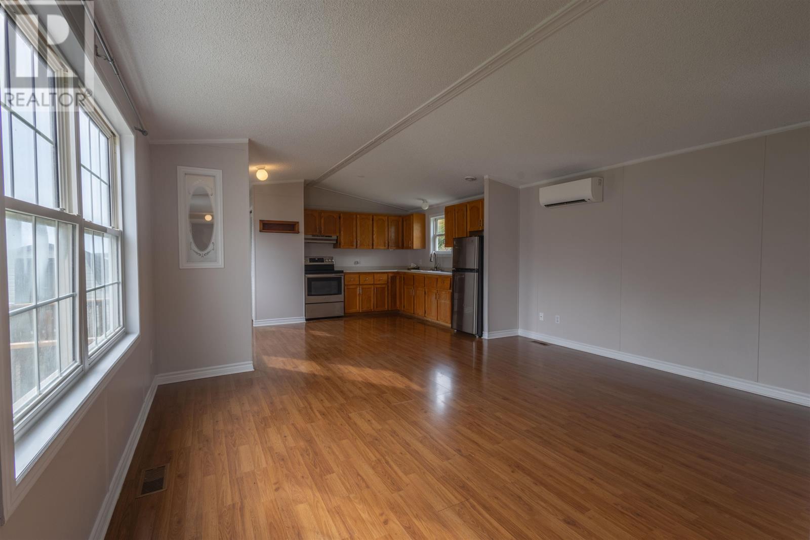 14 WINDJAMMER Crescent - Image 12