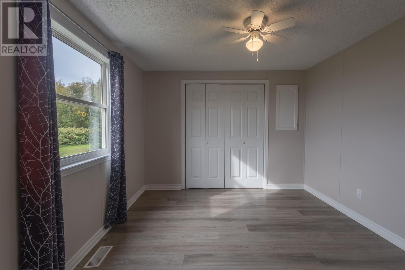 14 WINDJAMMER Crescent - Image 25
