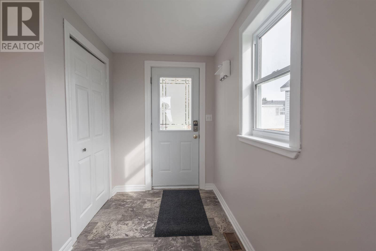 14 WINDJAMMER Crescent - 4