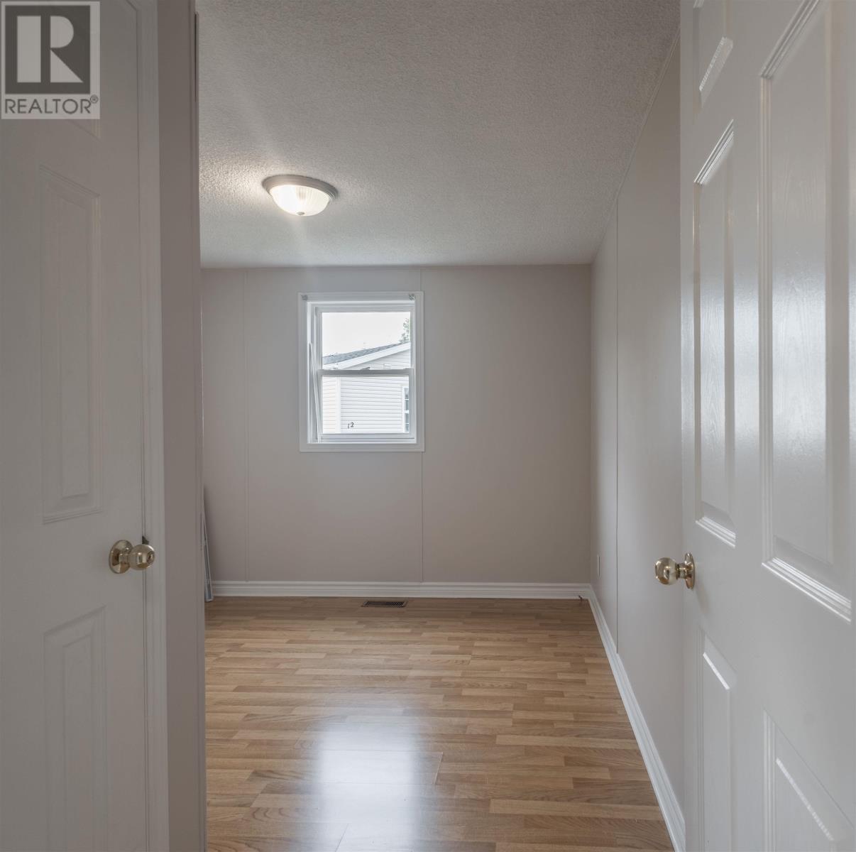 14 WINDJAMMER Crescent - 5