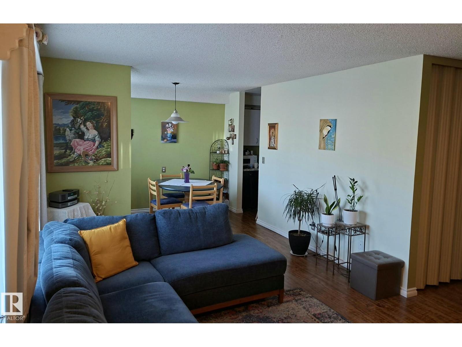 #109 10838 108 ST NW - 3