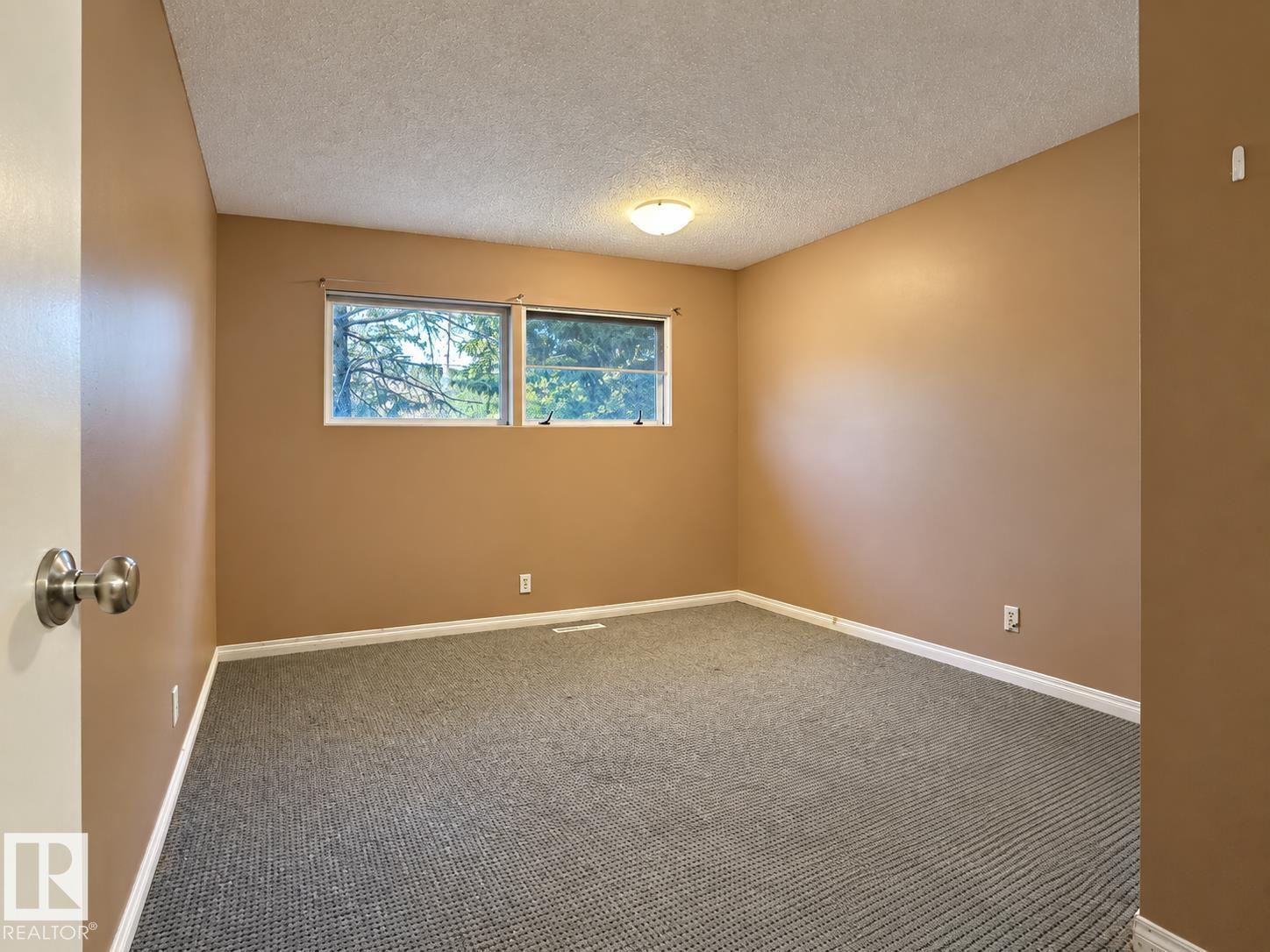 12204 40 AV NW - 10