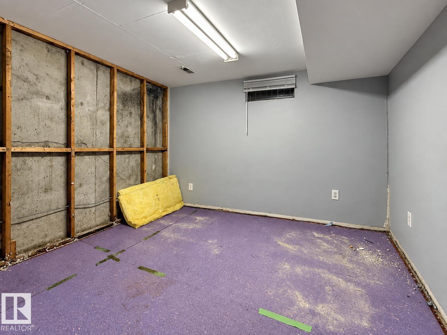 12204 40 AV NW - 18