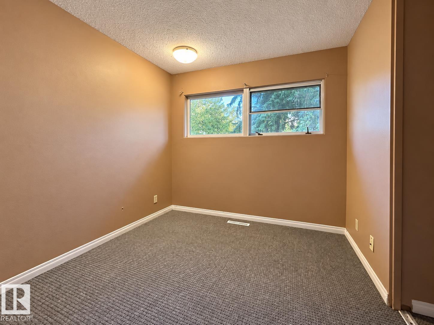 12204 40 AV NW - 8