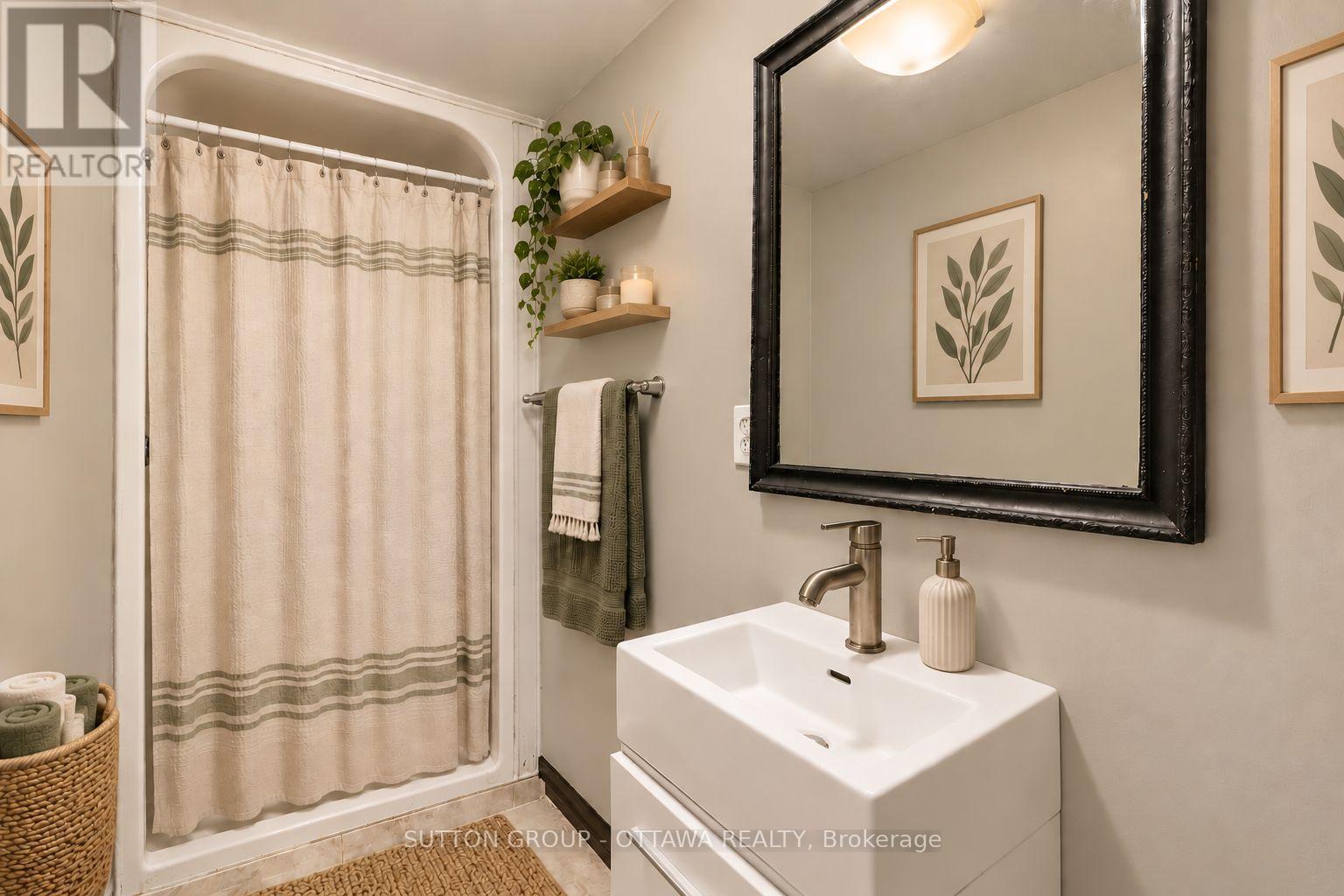 678 REJANE CRESCENT - 24