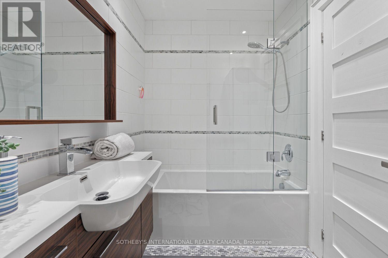 329 BROADWAY AVENUE - 38