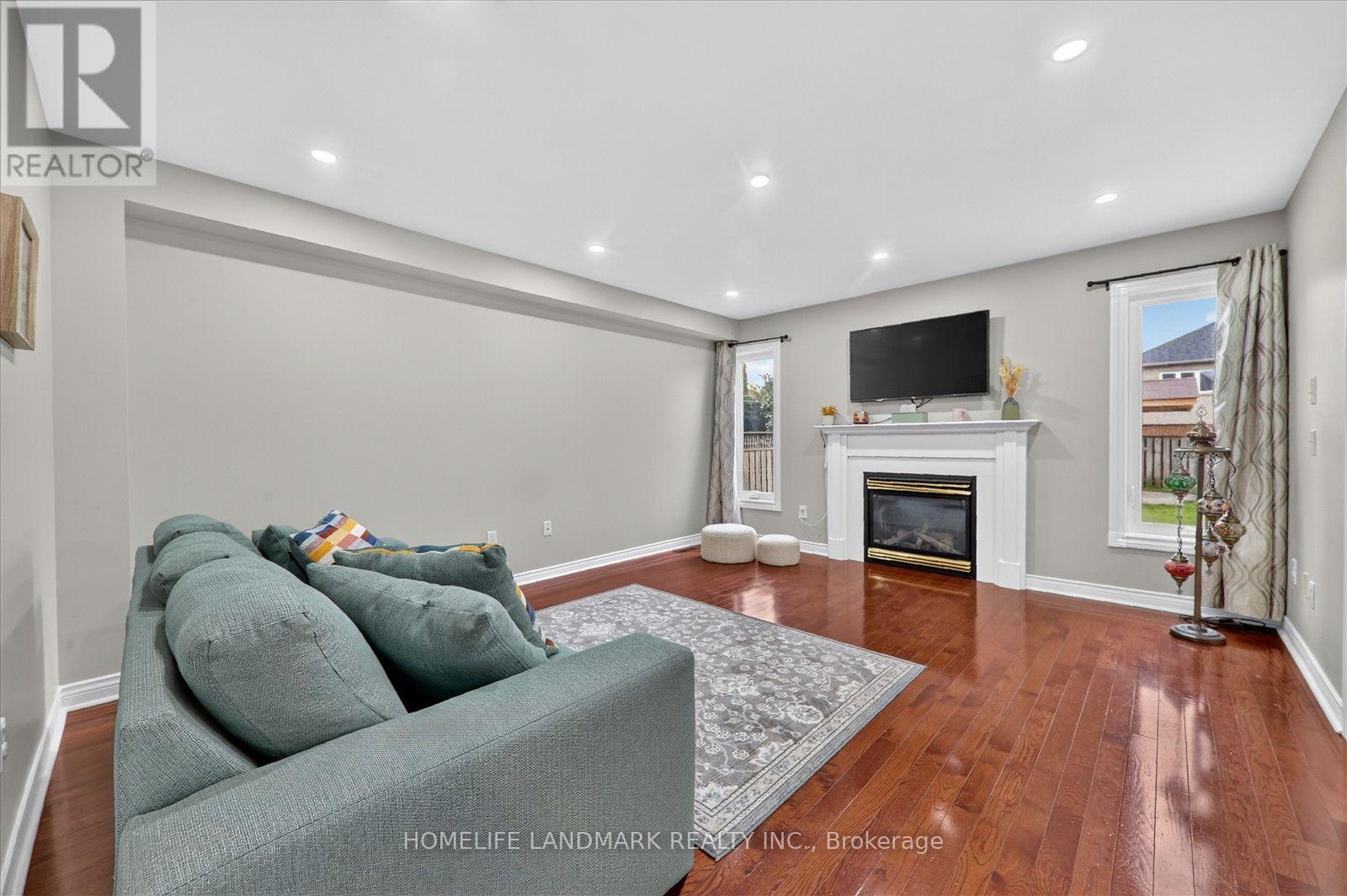 14 FLOREE STREET - 12