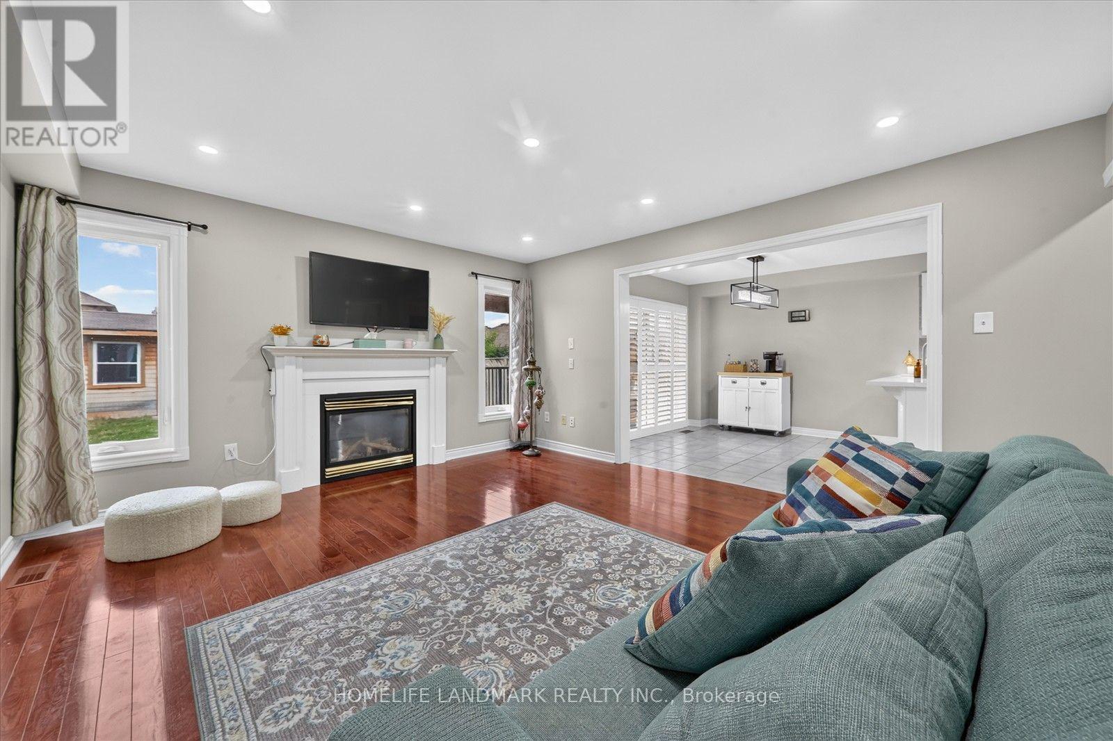 14 FLOREE STREET - 13