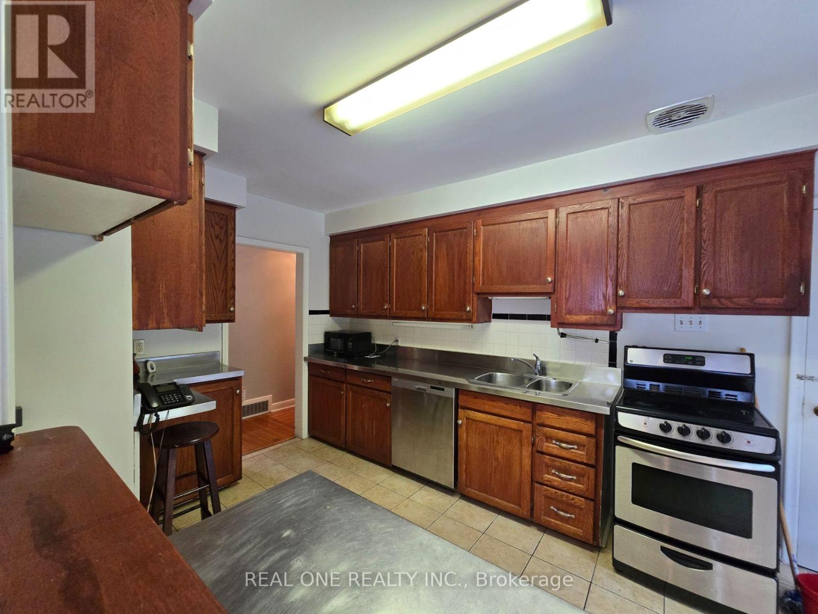 389 KERRYBROOK DRIVE - 14