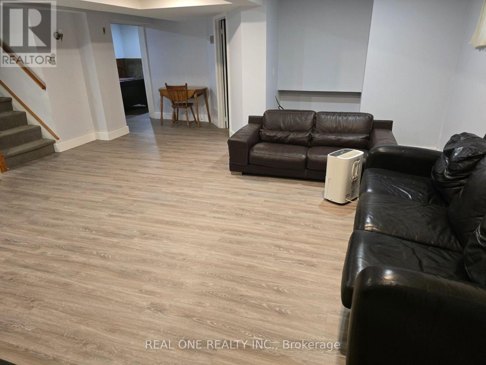 389 KERRYBROOK DRIVE - 24