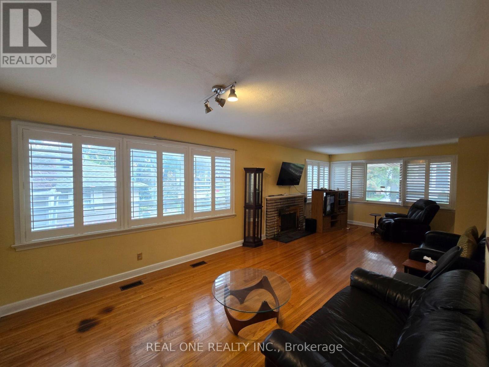 389 KERRYBROOK DRIVE - 6