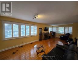 Bedroom 3 - 389 Kerrybrook Drive, Richmond Hill, ON L4C3R4 Photo 6