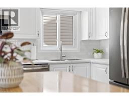 4pc Ensuite bath - 15 Cannes Street, Kitchener, ON N2R1V9 Photo 6