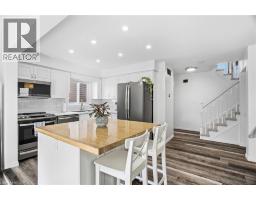 Living room - 15 Cannes Street, Kitchener, ON N2R1V9 Photo 10