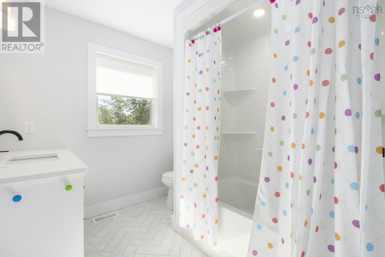 460 McCabe Lake Drive - Image 32
