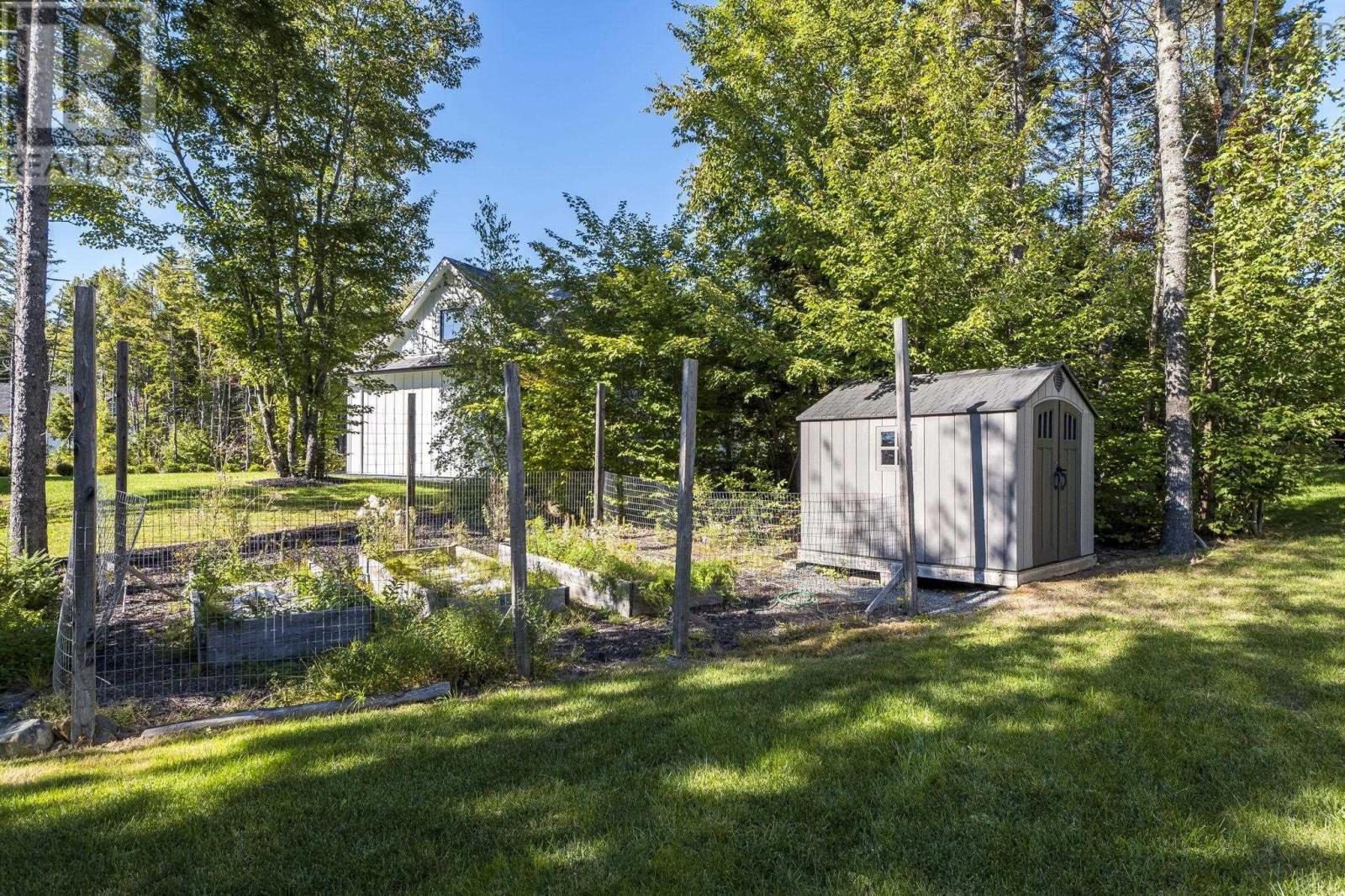 460 McCabe Lake Drive - Image 48